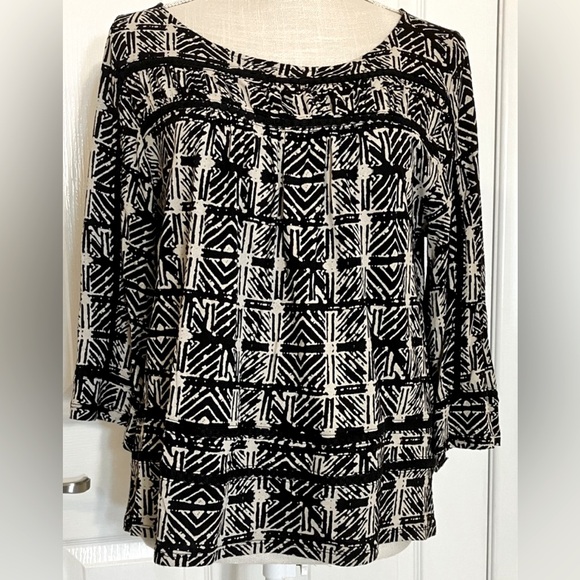 Lucky Brand Size L. Beautiful and flowing - Picture 1 of 8